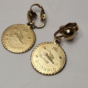 vintage goldtone coin horoscope scorpio sign scorpion clip earrings zodiak
